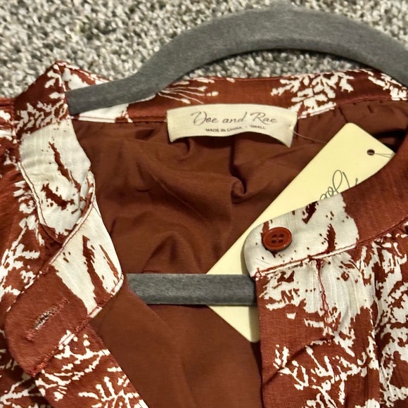 NWT Doe and Rae Rust Color Blouse - Picture 6 of 8